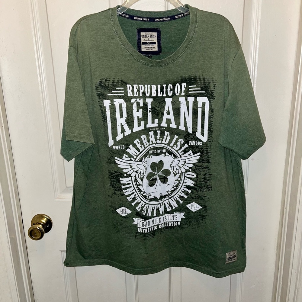 URBAN IRISH Men’s Short Sleeve Republic of Ireland Men’s Shirt. Sz XL.